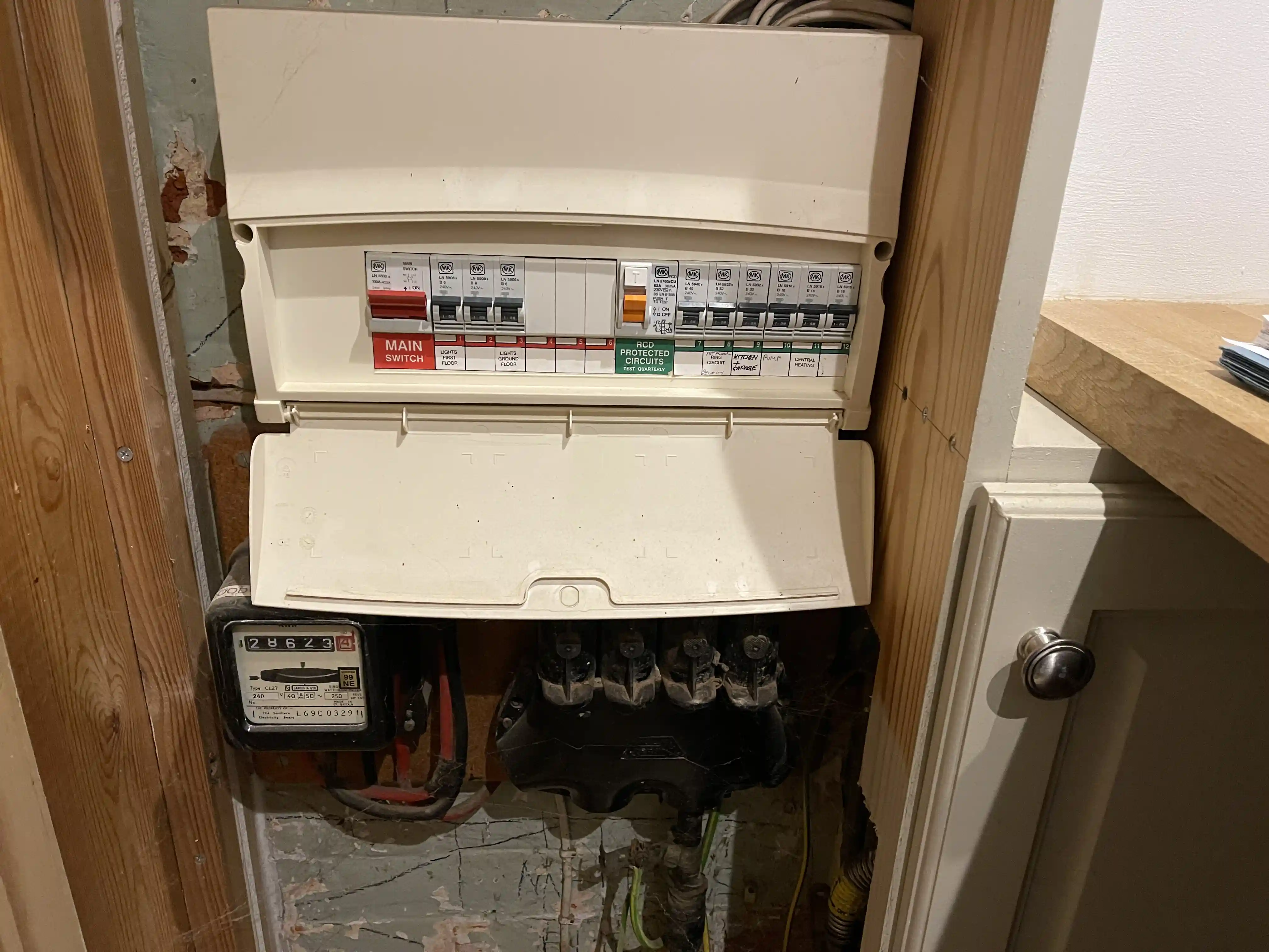 24 Hours Emergency Electrician near Tring